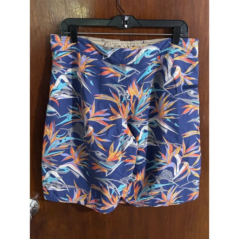Patagonia Board Shorts Men's sz 33 Printed Wavefarer Floral Print Tropical